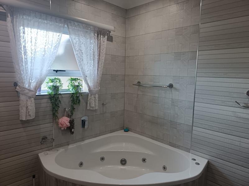 4 Bedroom Property for Sale in Kunene Park Eastern Cape